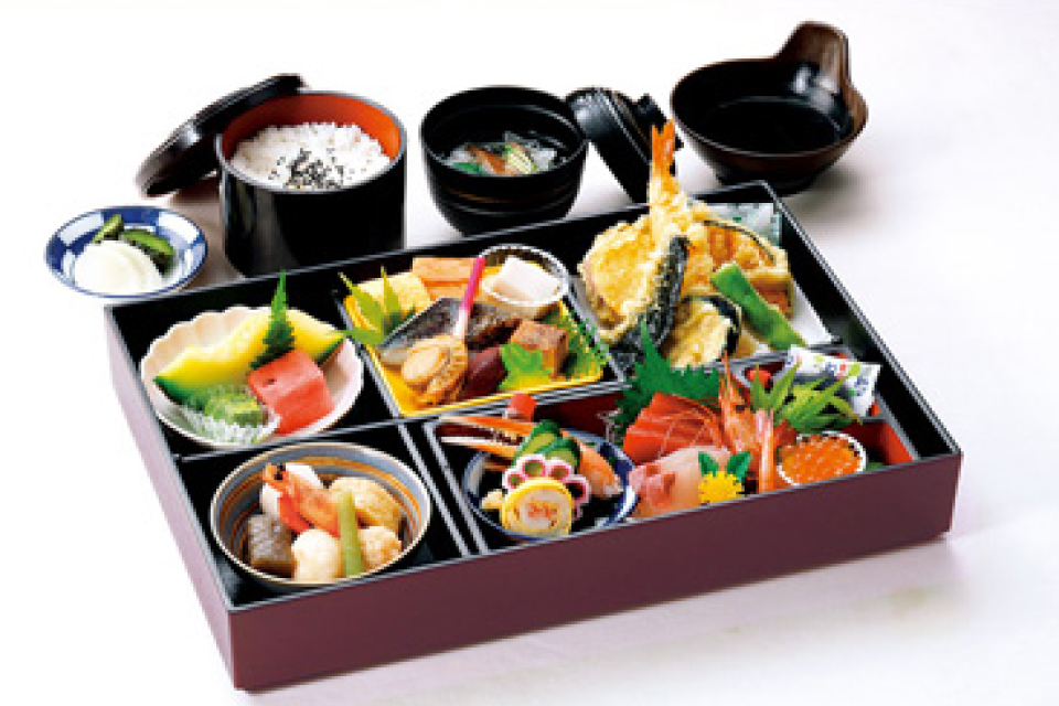 吹田市の葬儀社である家族葬みかづきの料理の画像