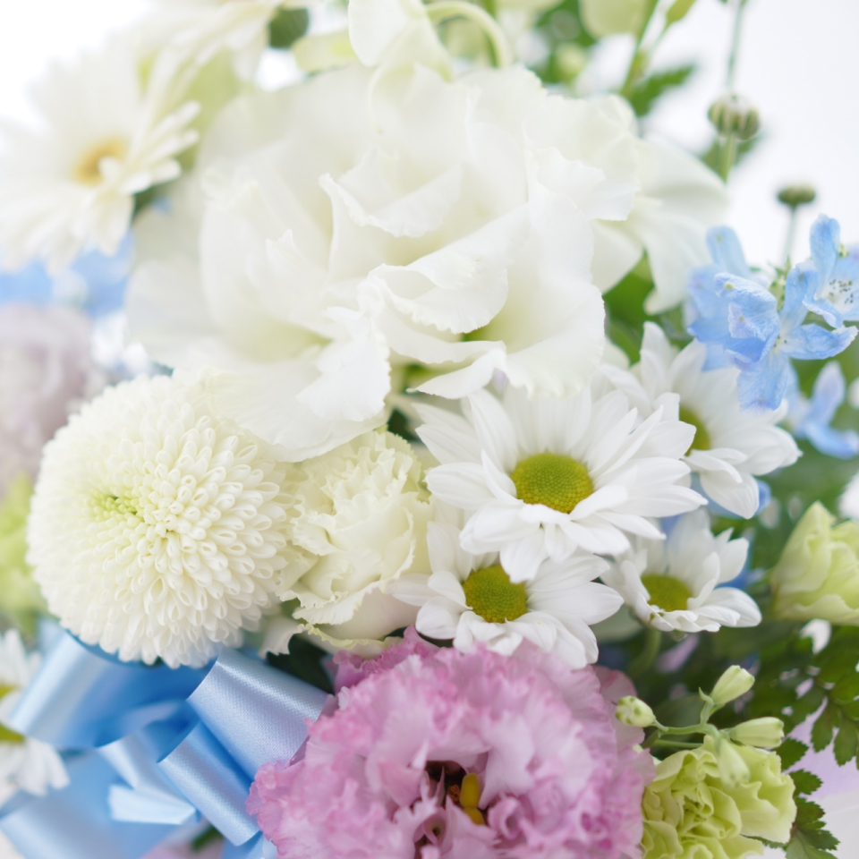 吹田市の葬儀社である家族葬みかづきの故人様を送るお花の写真