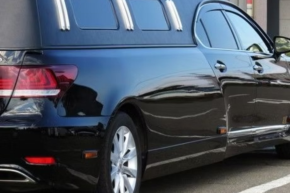 吹田市の葬儀社である家族葬みかづきのご遺体長距離搬送サービスの画像