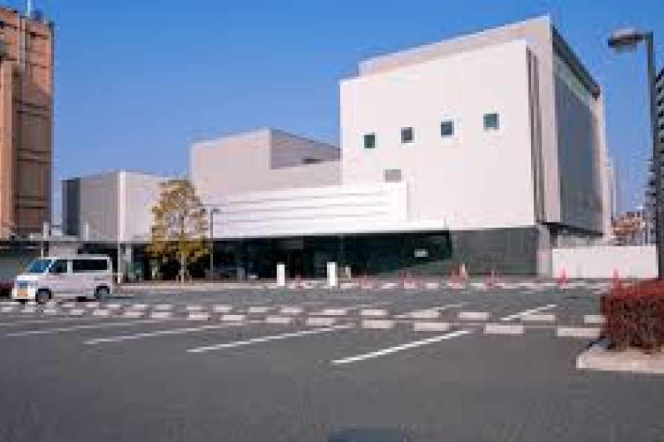 大阪市立鶴見斎場の駐車場